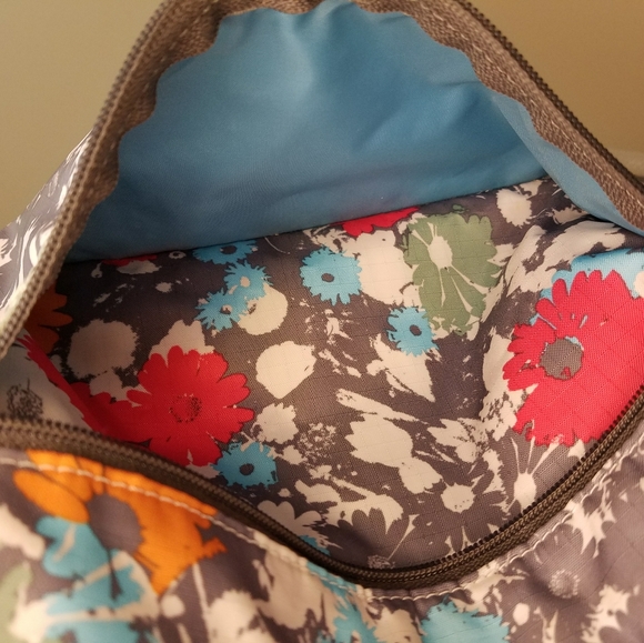 LeSportSac Floral Multi strap bag front pocket - Picture 8 of 9